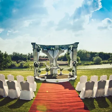 Ξενοδοχείο Kormoran 4*